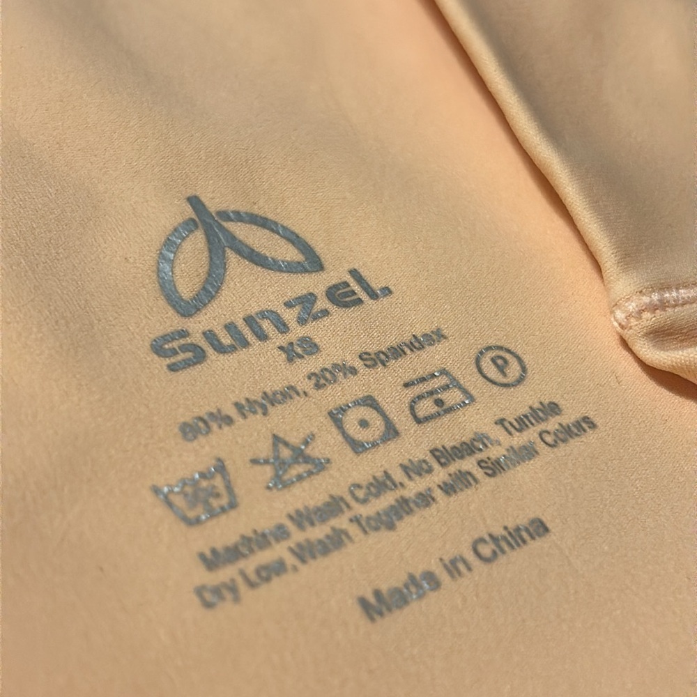Sunzel Peach Cross Waist Flared Leggings size XS - Picture 4 of 10